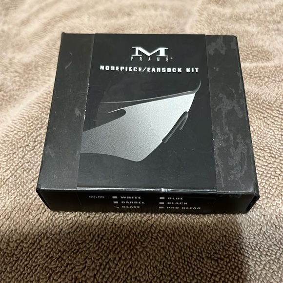 Oakley M frame nosepiece/earsock kit slate color new unused - Picture 1 of 4